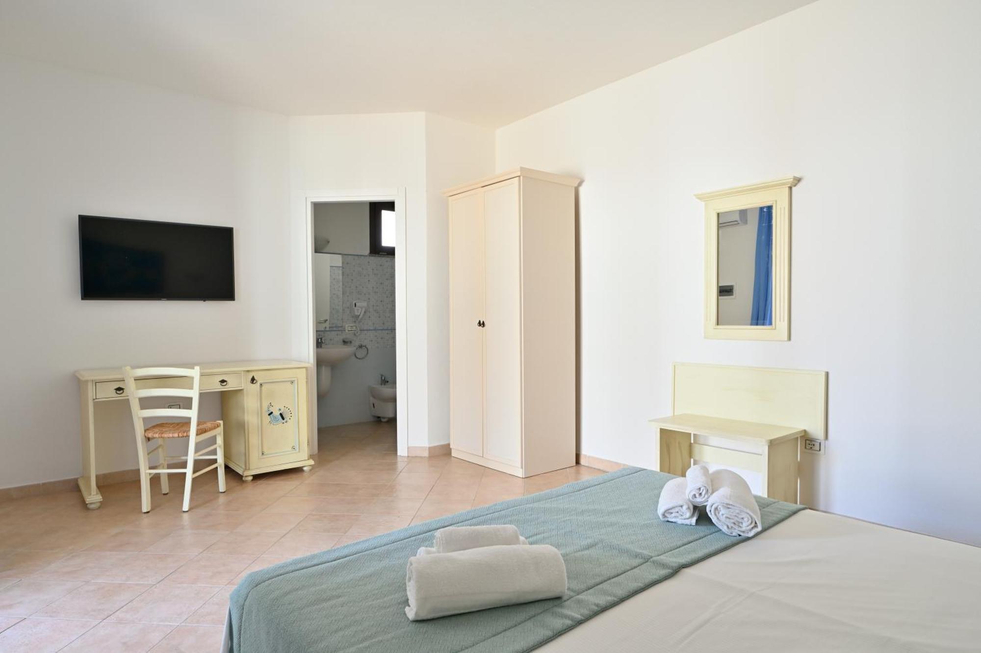 Mimose Beach Village Badesi Zewnętrze zdjęcie