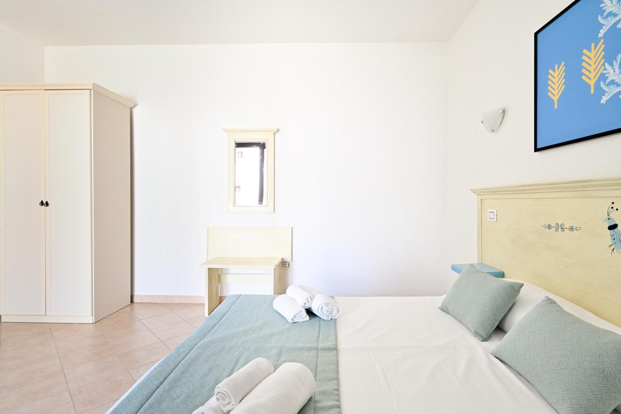 Mimose Beach Village Badesi Zewnętrze zdjęcie