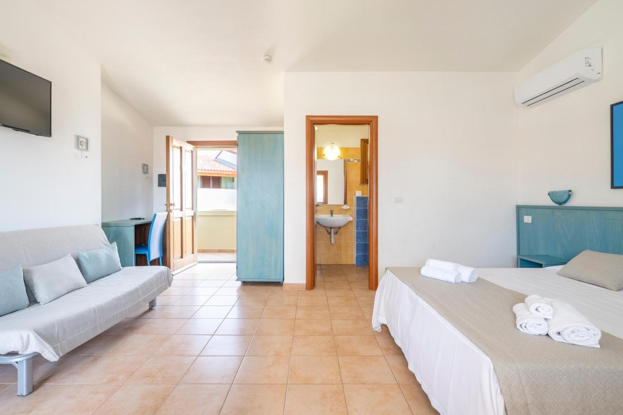 Mimose Beach Village Badesi Zewnętrze zdjęcie